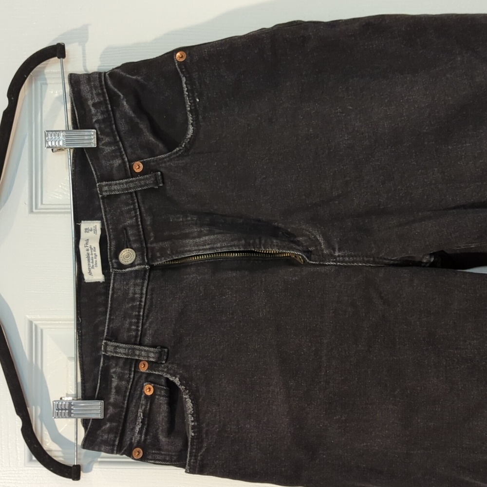 EUC Abercrombie Ankle Straight Curve Love Jeans